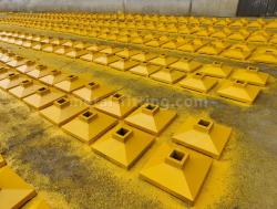 cast iron foundry make custom- made metal products, iron parts on street